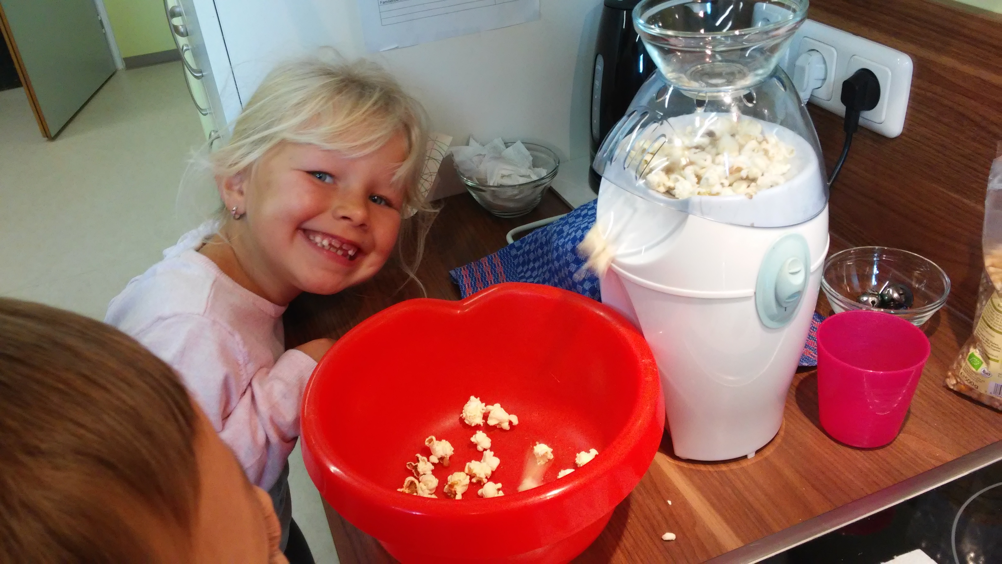 Kinderhort "Bunte Kleckse" Raisting - Popcorn und Film